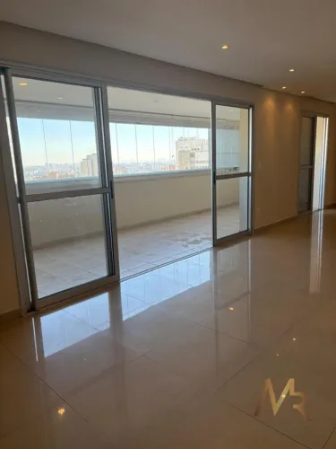 Apartamento de 177m² com 03 suítes em andar altíssimo no Morumbi.