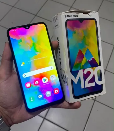 Samsung M20