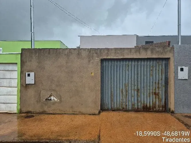 Imóvel com potencial Casa no Tiradentes, Tupaciguara - MG, Nº 81, 2 quartos, 1 vaga, 126m