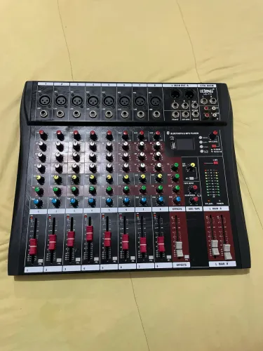 Mesa de som 8 canais