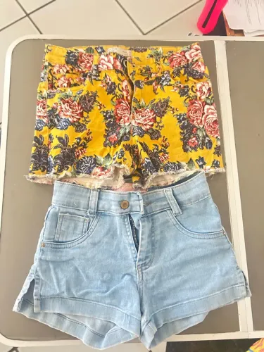 2 chort jeans tamanho 10 anos