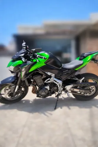 Imperdível! Kawasaki Z900 extra.