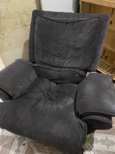 Poltrona de luxo!reclinavel ,com rodinha e de balanço 