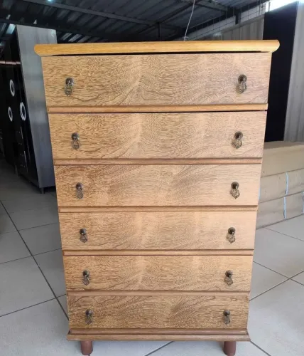 CÔMODA SUCUPIRA.