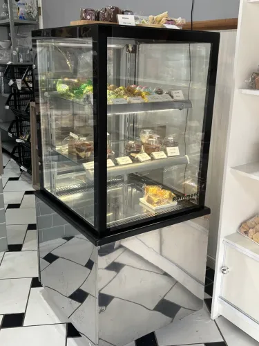Vitrine refrigerada inox de vidro refrimate usada