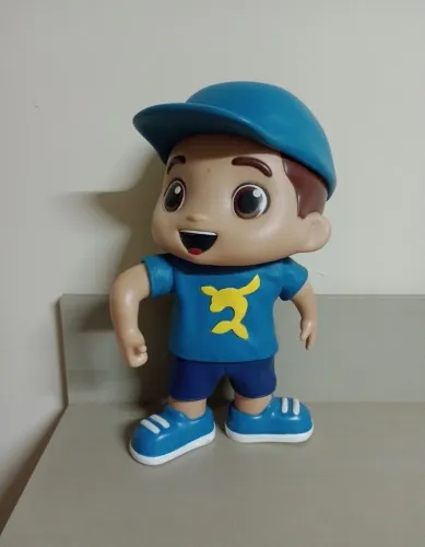 Boneco Lucas neto