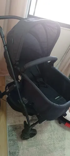 Carrinho de bebê + bebê conforto