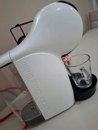 Cafeteira Dolce Gusto branca