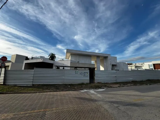 Casa Alto Padrão 4 Suítes + Piscina Aquecida , Fotovoltaica ,Cond.Grandroyalle Betim