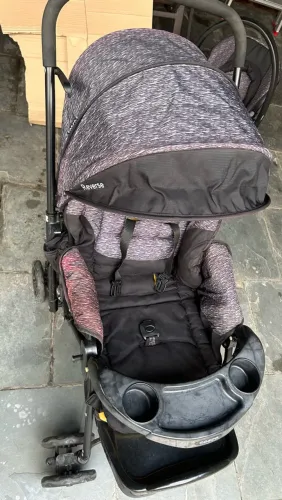 Vendo bebê conforto cosco e carrinho de bebê reverse