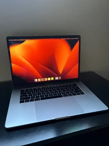 Macbook Pro i7 16GB RAM 512GB SSD