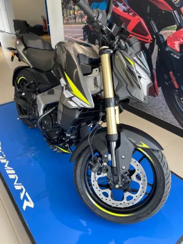 Bajaj Dominar NS400z com R$ 1.000 de bônus ou taxa 0% para financiamento 