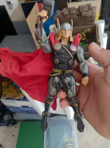 Thor Marvel select com capa custom.