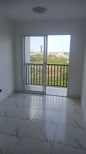 Alugo apartamento no Condomínio Casagrande Swetts Home com 2/4 sendo 1 suíte.