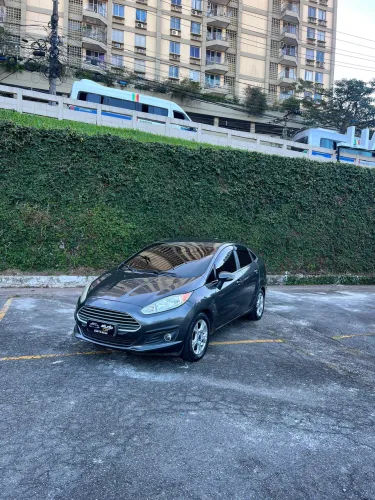 Ford Fiesta Sedan 1.6 16V Flex Aut. 2015