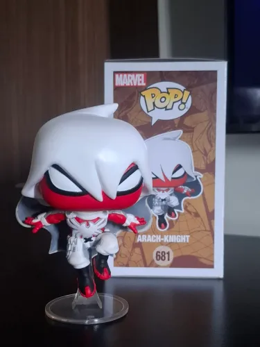 Funko Arach Knight (variante do Homem Aranha)