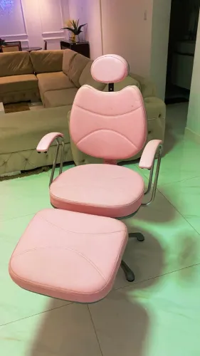 Cadeira cabeleireiro ou maquiador reclinável super nova 850,00
