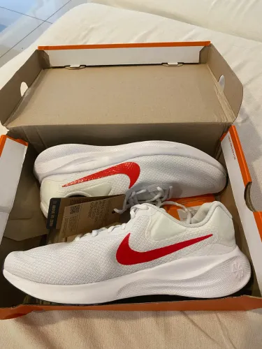 Tênis NOVO nike 42