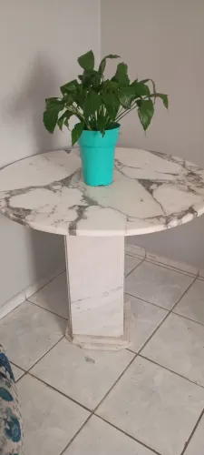 Mesa de mármore