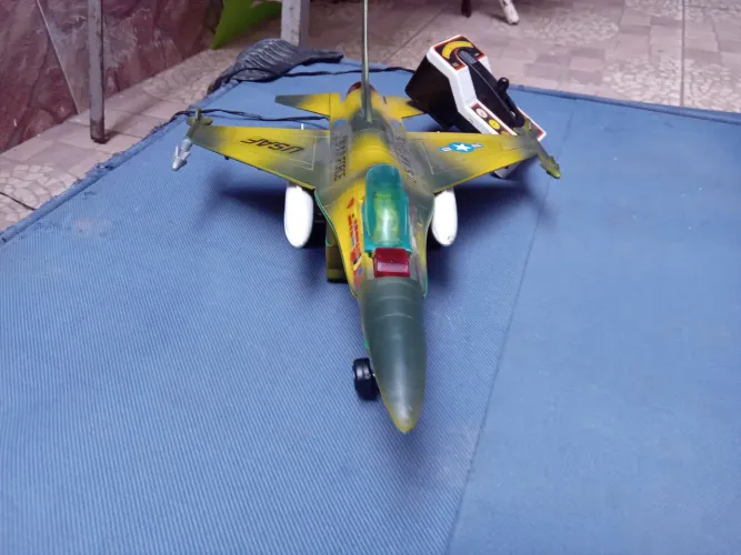 Avião dos anos 80
