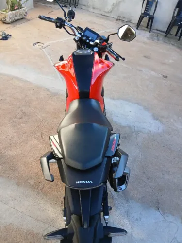 Moto CB Twister 300F 2024/24. Pneus novos super conservada. DISPENSO CURIOSOS