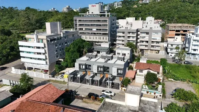 Sobrado de 95m² com 2 suítes em José Amândio - Bombinhas/SC