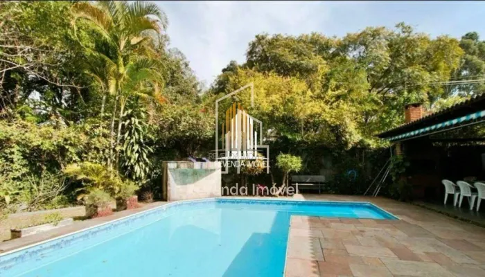 Casa Sobrado a venda no Jardim Leonor de 600m² com 4 suítes e 4 vagas de garagem Casa Sobr