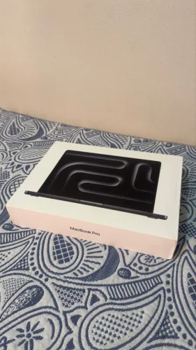 MacBook Pro M4 Max 36GB 1TB 14?