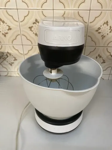 Batedeira planetária Arno 220V