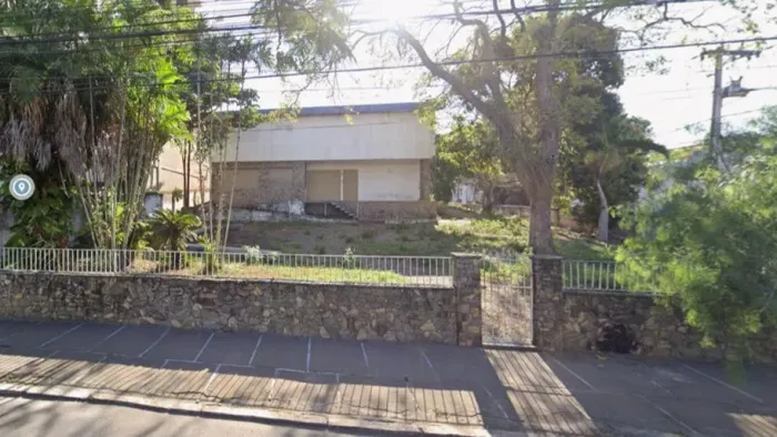 Leilão - Casa - De R$5.000.000,00 Por R$2.500.000,00