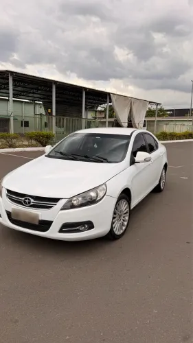 JAC J5 Sedan 1.5 16V 4P Mec. 2013