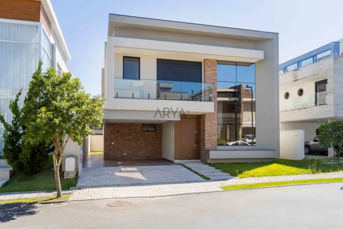 Casa à venda em condomínio no São Bráz