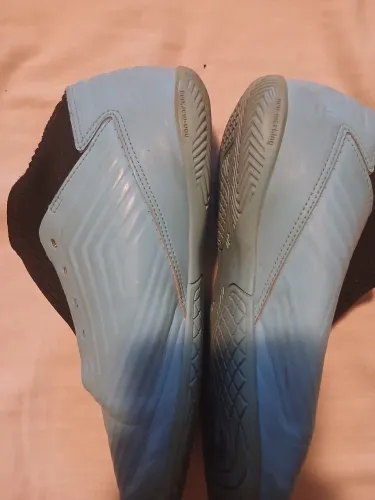 Chuteira predator adidas
