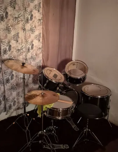 Vendo bateria acústica konig