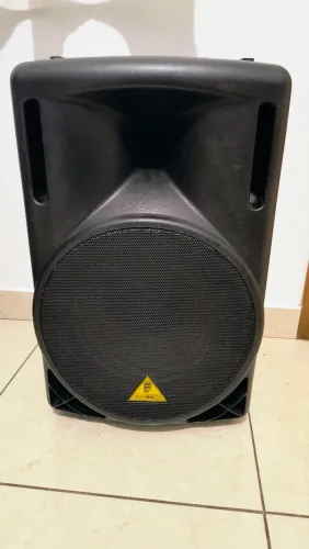 Caixa Ativa Eurolive B215D com Defeito