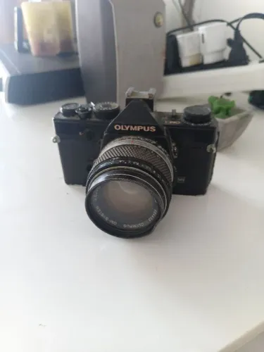 Camera antiga Olympus para decoração 