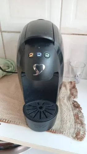Cafeteira três corações.Capsula