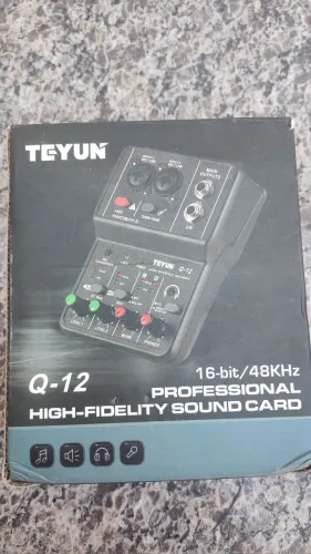 Mesa de áudio Q-12 16 bit/ 48khz , nova na caixa 2 canais 