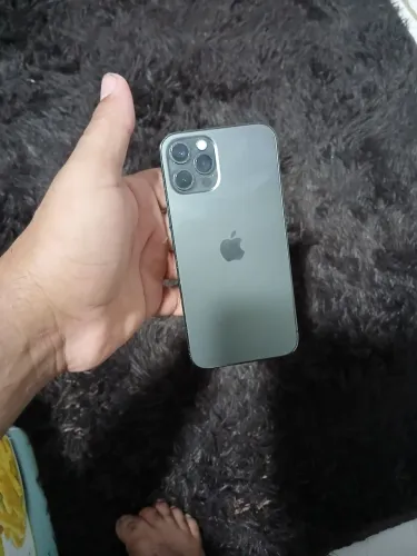 Vendo o tronco iPhone 12pro tronco e um iPhone superior