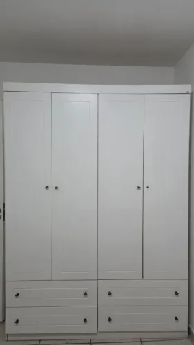 Guarda-Roupa Americano 4 Portas e 4 Gavetas - Branco