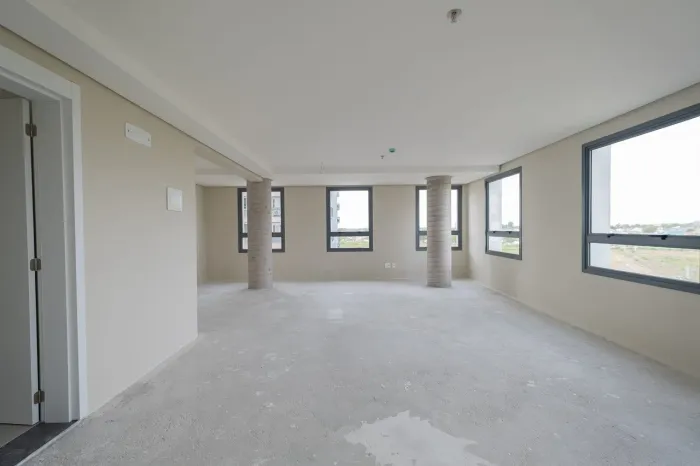 Sala comercial à venda ou aluguel no Parque Una em Pelotas/RS com 54m², auditório, sala de