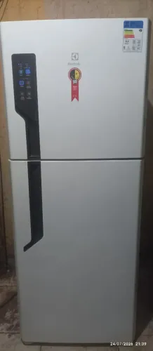 Geladeira Eletrolux frosfree tecnologia gelo seco.