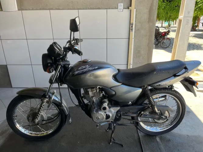 MOTO CG TITAN KSE 125 2003, único dono, em dias