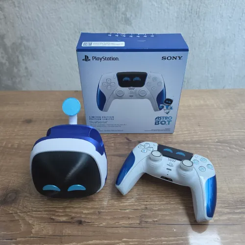Dualsense AstroBot