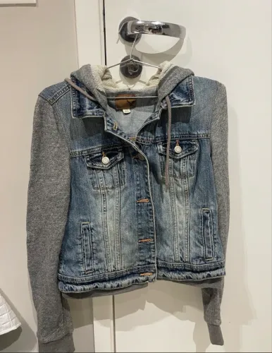 Casaco jeans manga moletom American Eagle