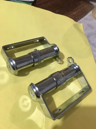 2 puchadores cromados novos para janela! Aceito proposta