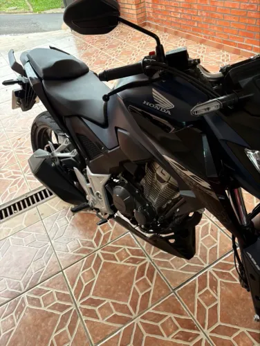 Twister cb 300f