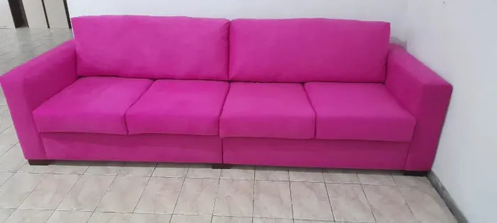 Sofá com almofada soltas 