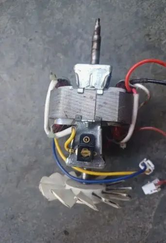 Motor do multiprocessador britania em ótimo estado. 