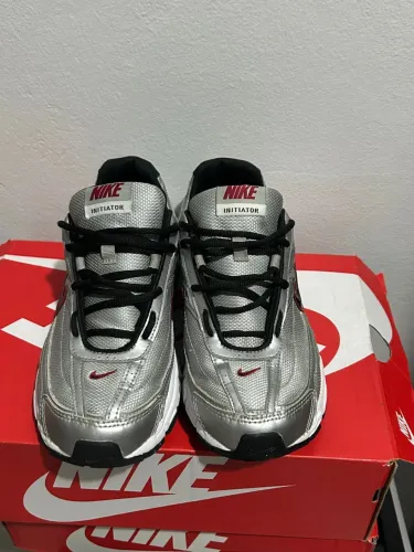 Nike Iniator 
